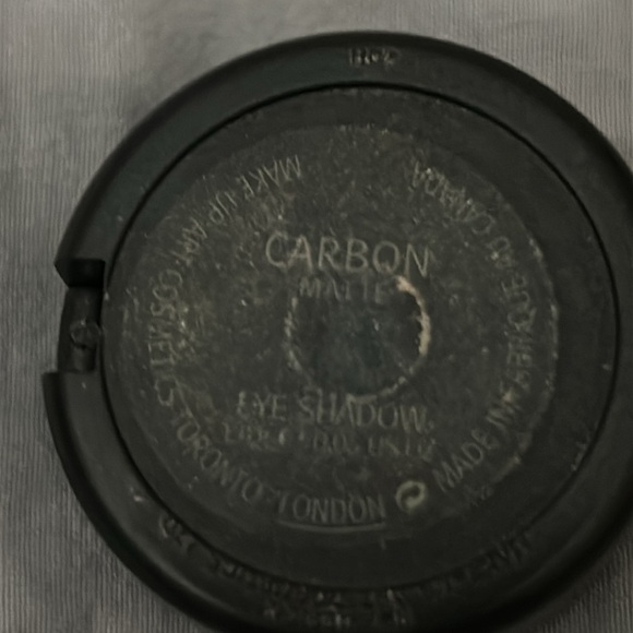 MAC COSMETICS CARBON EYESHADOW - Picture 3 of 3